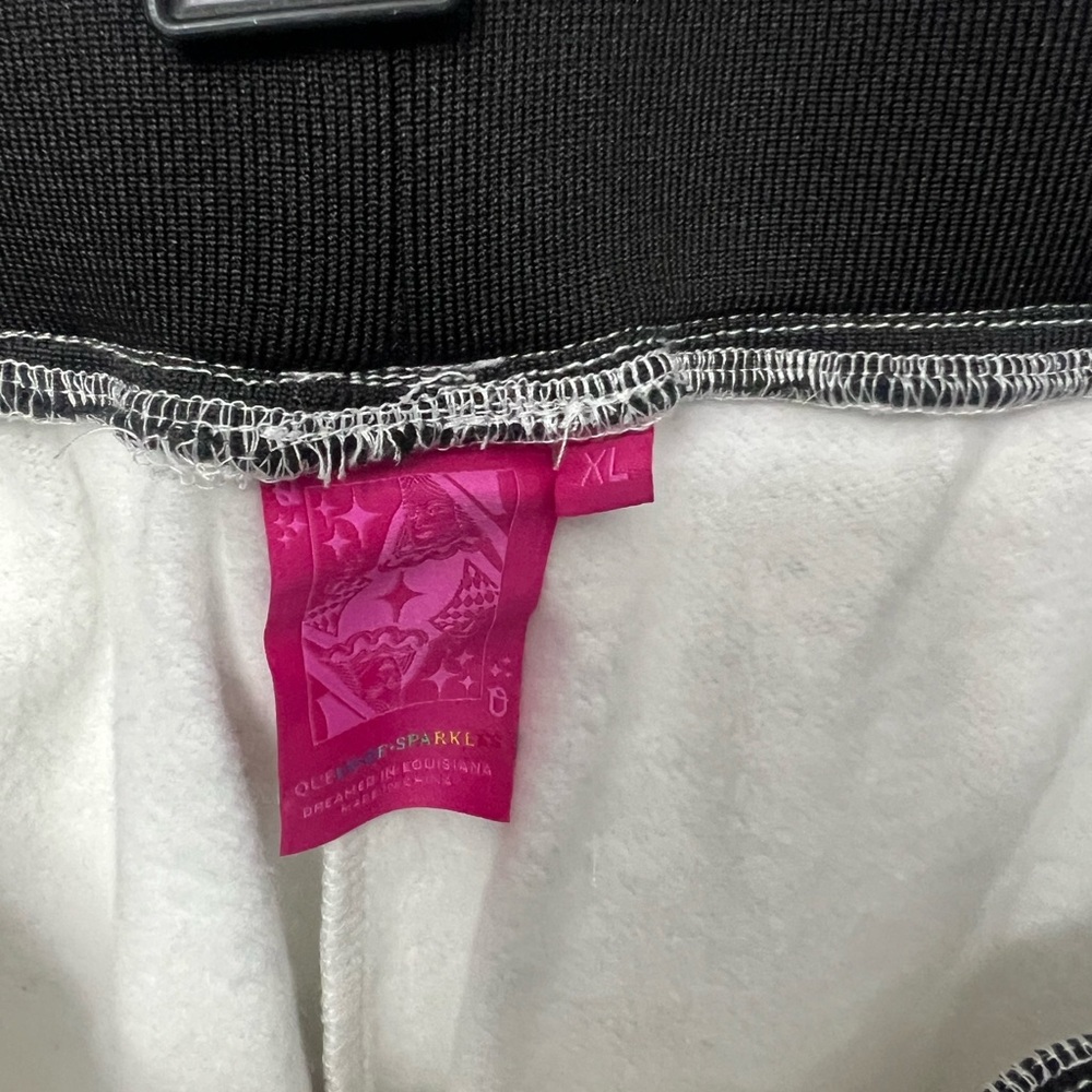 QUEEN OF SPARKLES Gray basketball shorts only - Picture 4 of 4